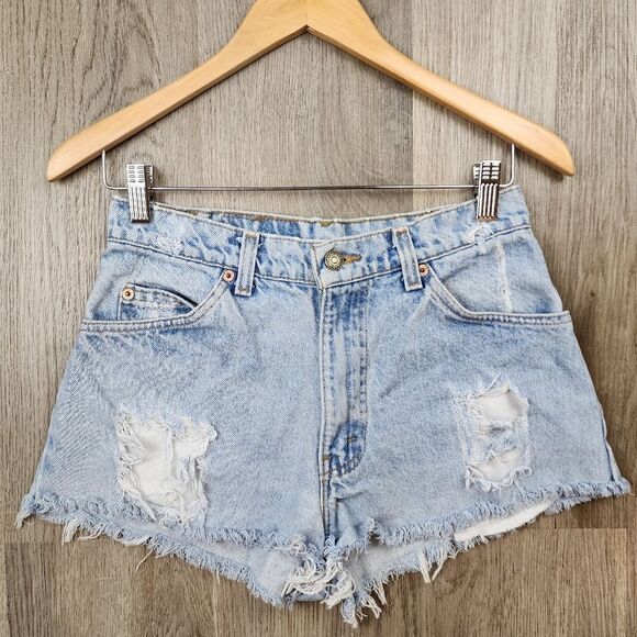 Levi's 550 Distressed Denim Shorts - Picture 1 of 6